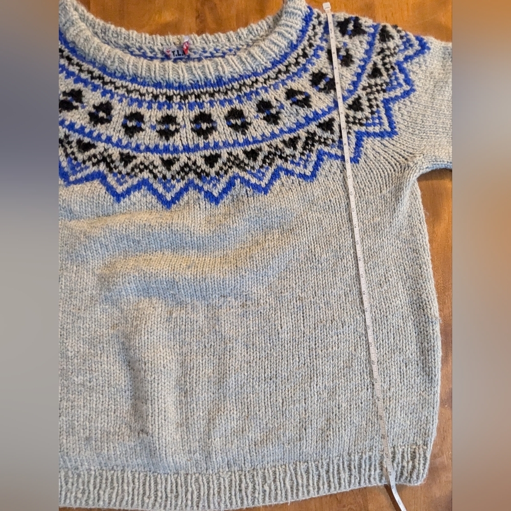 Handmade Nordic Crewneck Sweater - Light Gray with Blue & Black Pattern - Picture 5 of 11